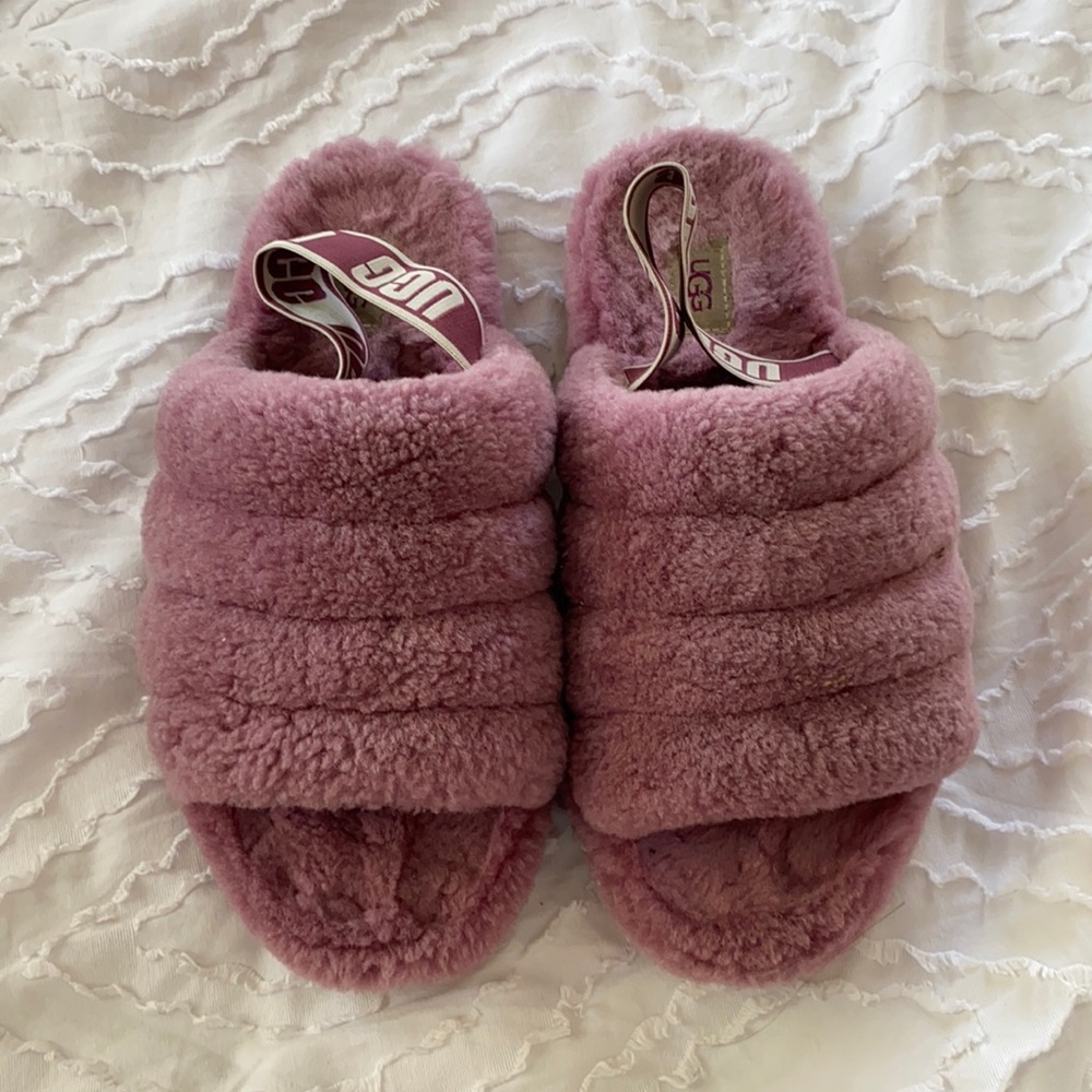 Size 9 UGG slippers